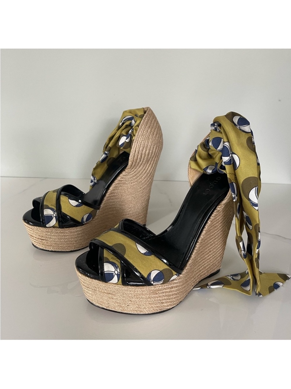 AUTHENTIC GUCCI RESORT COLLECTION WEDGES - Picture 7 of 10